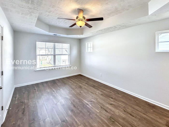 Building Photo - 328 Raines Ct