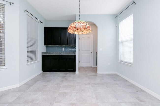 Building Photo - Stunning 4bed /3.5 bath Home For Rent at W...