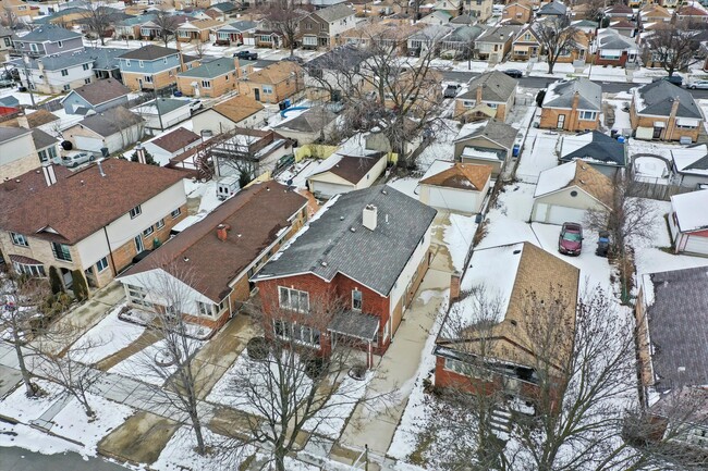 Building Photo - 5845 S Sayre Ave