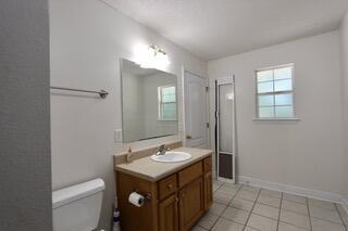 Building Photo - 624 Territory Ln