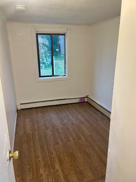 2nd bedroom - 1077 Martinstein Ave
