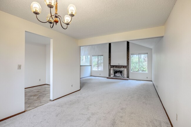 Building Photo - 4617 Basswood Ct SE