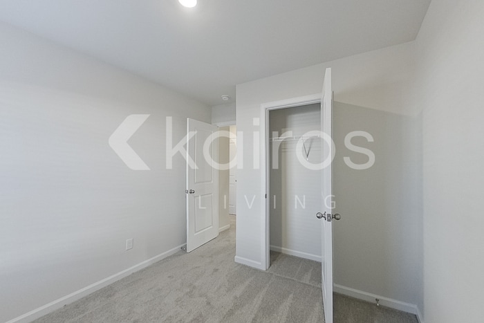 Building Photo - 2191 Banyan Cir