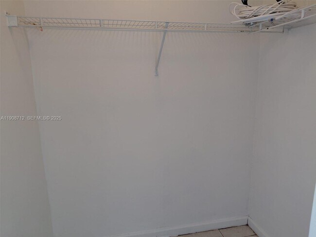 Building Photo - 5100 SW 41st St