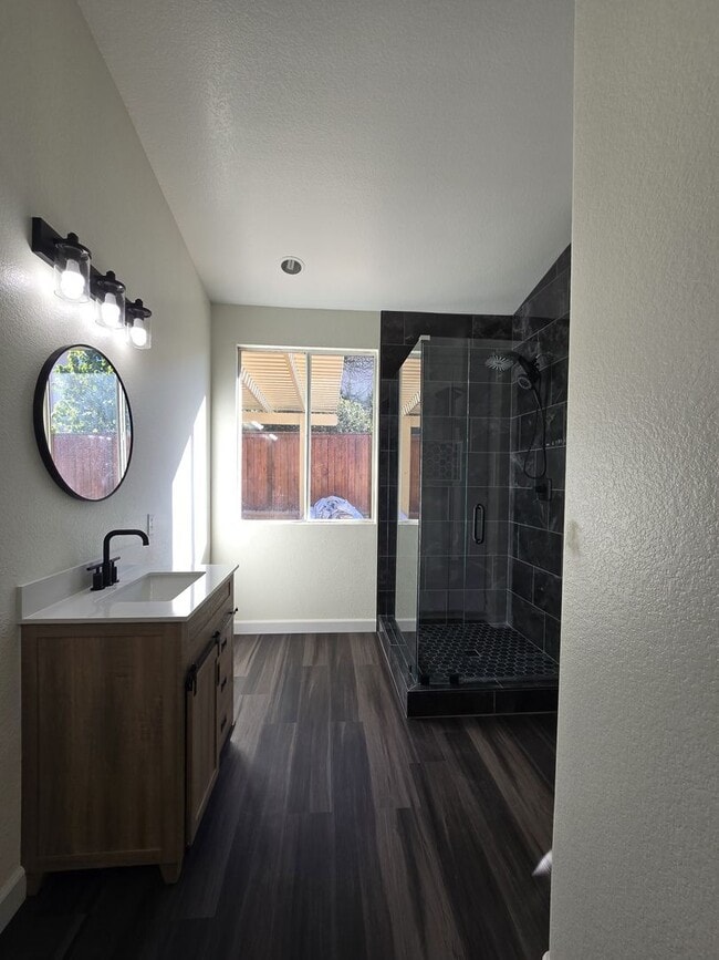 Building Photo - Newly Remodeled 4-Bedroom Home in Desirable Community