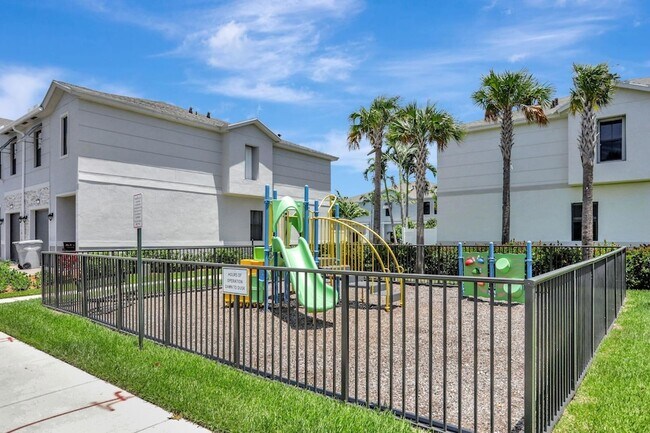 Building Photo - 877 NW 3rd Way