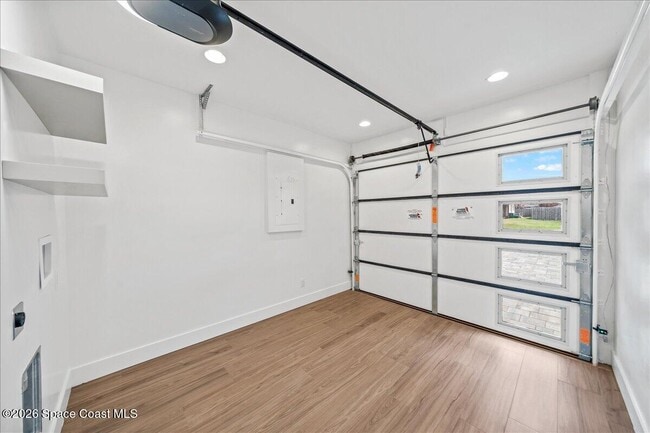 Building Photo - 122 1st Ave