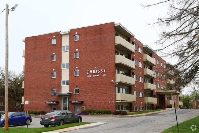 Building - Embassy Aparments