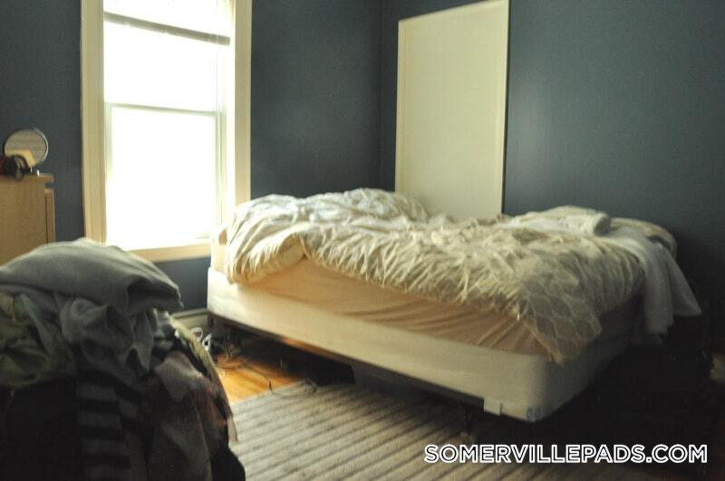 Building Photo - 10 Evergreen Ave