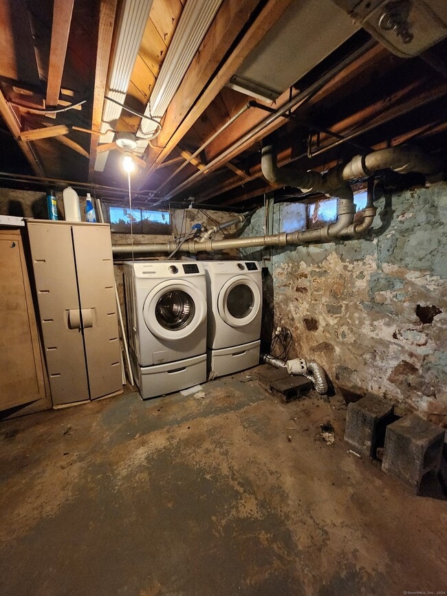 Building Photo - 25 Cronin St