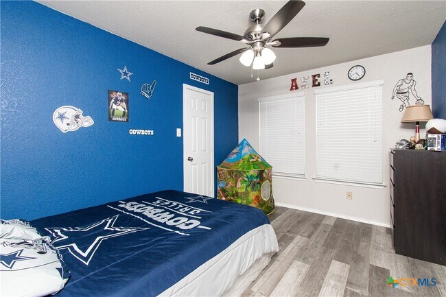 Building Photo - 705 Rowdy Dr