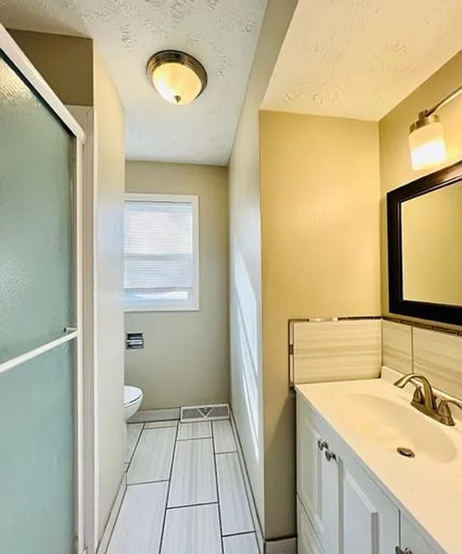Building Photo - 8710 Cherry Ln Ct