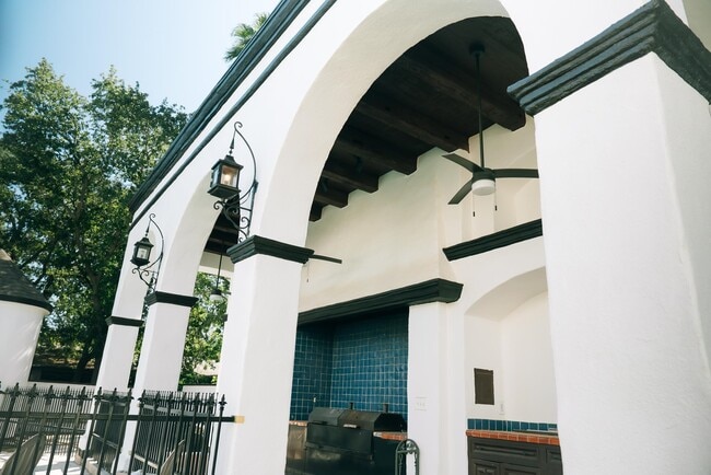 Building Photo - 415 Merlin Rd