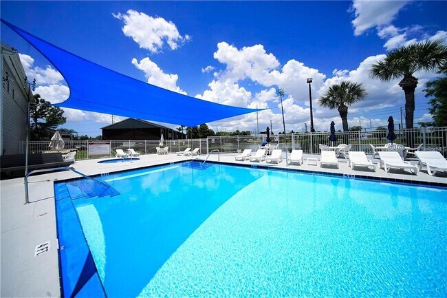 Building Photo - 1400 Gandy Blvd N