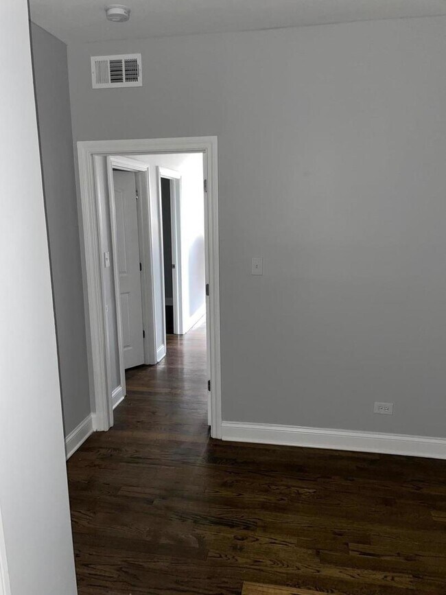 Building Photo - 3663 N Elston Ave