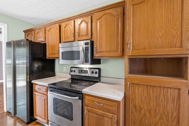 Building Photo - Three Bedroom Ranch in Franklin