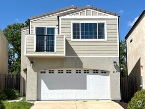 Building Photo - Beautiful New Build home in Vineyard Creek