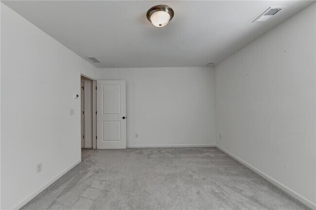 Building Photo - 5650 Bergeson Wy