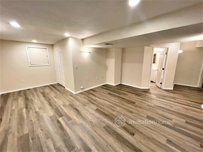 Building Photo - 839 E 133rd Ave