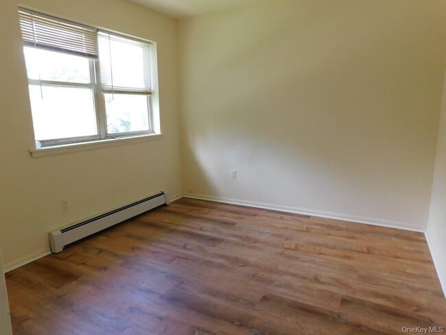 Building Photo - 12 Sequestered Rd