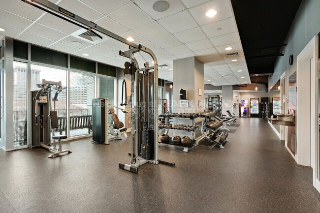 Building Photo - 943 Peachtree St NE