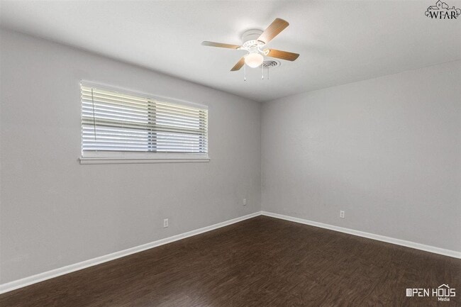 Building Photo - 4805 Big Bend Dr