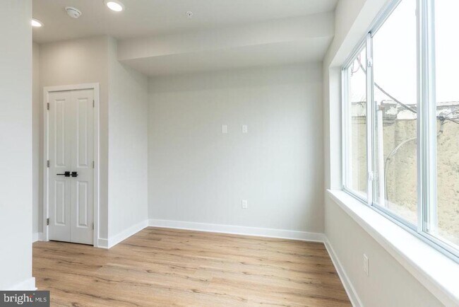 Building Photo - 2121 Bellmore St