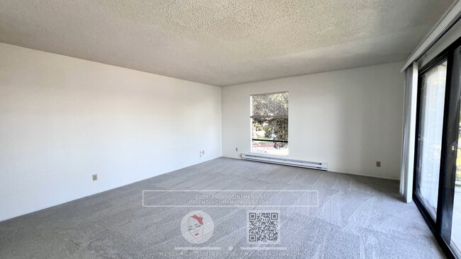 Building Photo - Waterfront 1 bedroom located at the resort...