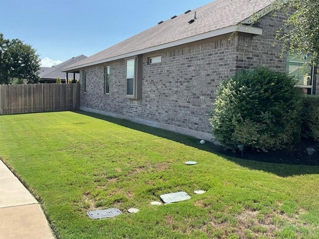 Building Photo - 2449 Lyla Ln