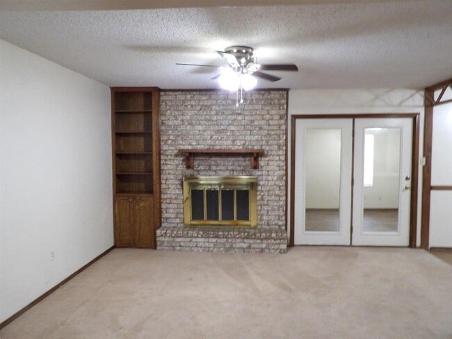 Building Photo - 6332 NW Taylor Ave