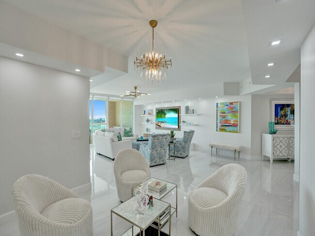 Building Photo - 411 N New River Dr E