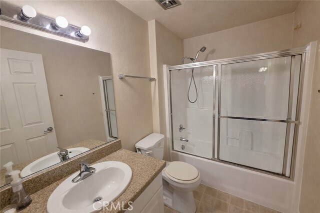 Building Photo - 5545 Canoga Ave