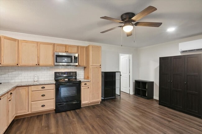 Building Photo - 1300 Kansas Ave S