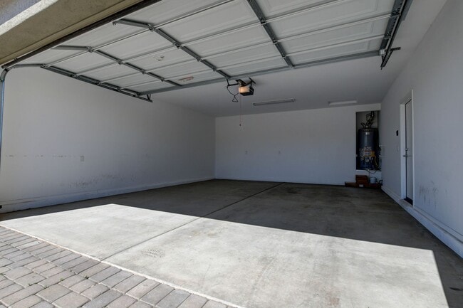 Building Photo - 3 bedroom 2 bathroom home in Saddlewood
