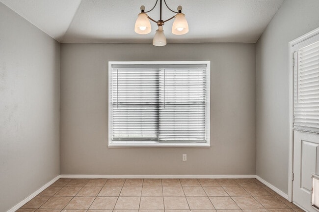 Building Photo - 1717 Briarcreek