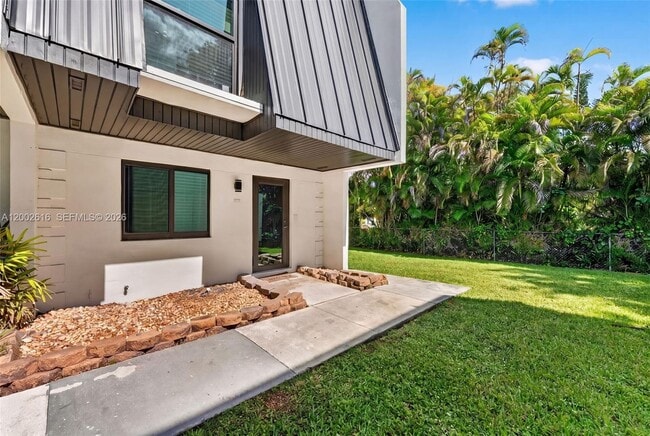 Building Photo - 5555 Ludlam Rd