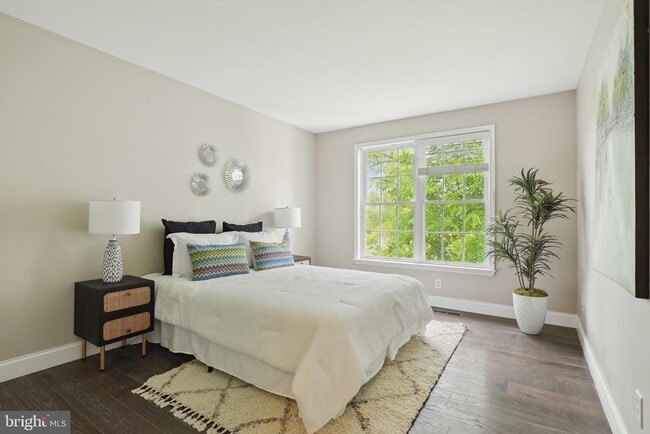 Building Photo - 51 Knickerbocker Ln