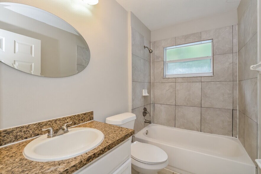 Building Photo - 221 Owenshire Cir