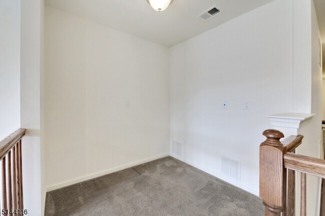 Building Photo - 52 Autumn Way