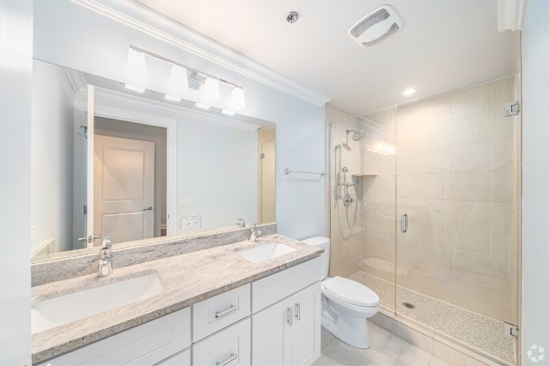 Building Photo - 1046 W Monroe St