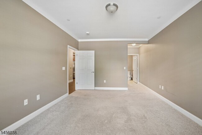 Building Photo - 4108 Hoover Ln
