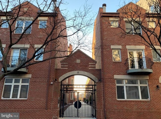 Building Photo - 212-24 S 24th St