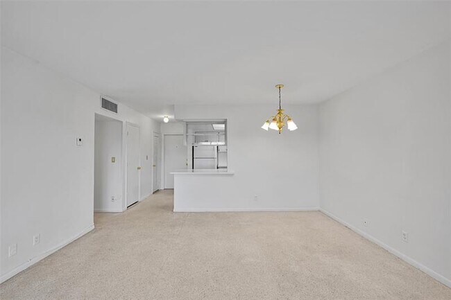 Building Photo - 2624 NE 32nd St