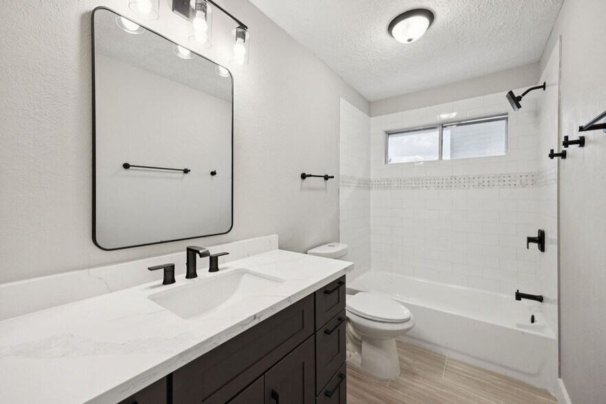 Building Photo - 2942 Waterloo Rd