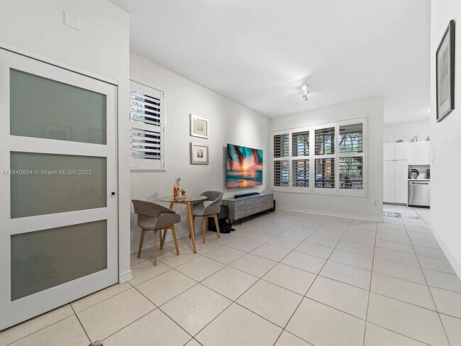 Building Photo - 15533 N Miami Lakeway