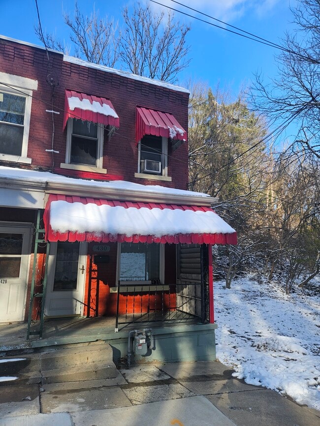 Building Photo - 430 Venture St