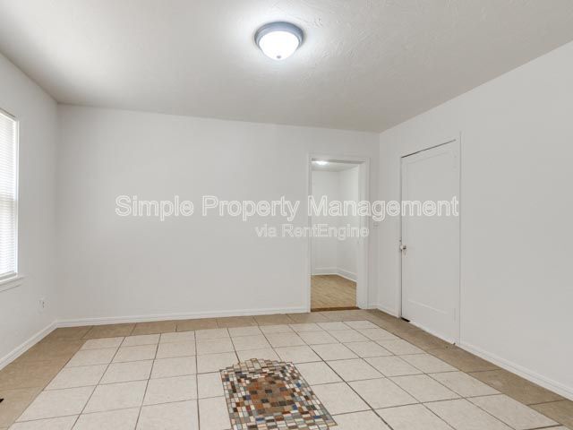 Building Photo - 2413 NW 12th St