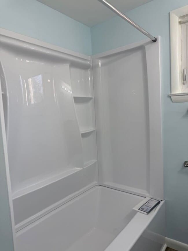 Building Photo - Heart of Surfside East of 17