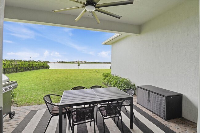 Building Photo - 655 Hookline Cir