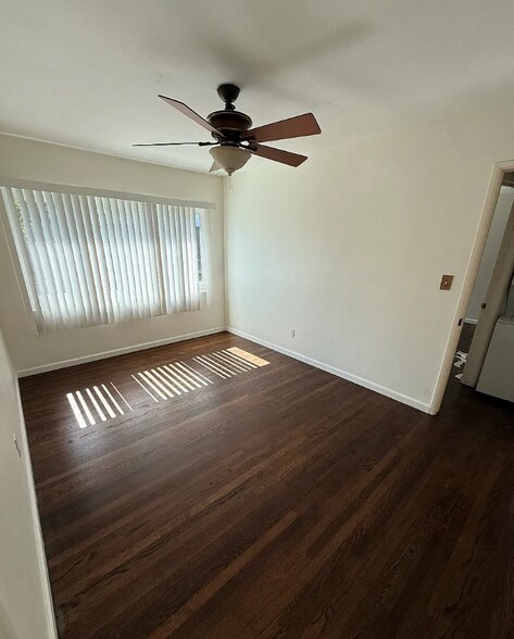 Building Photo - 5203 E Falls View Dr